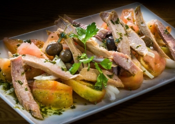 ENSALADA DE VENTRESCA CON TOMATE